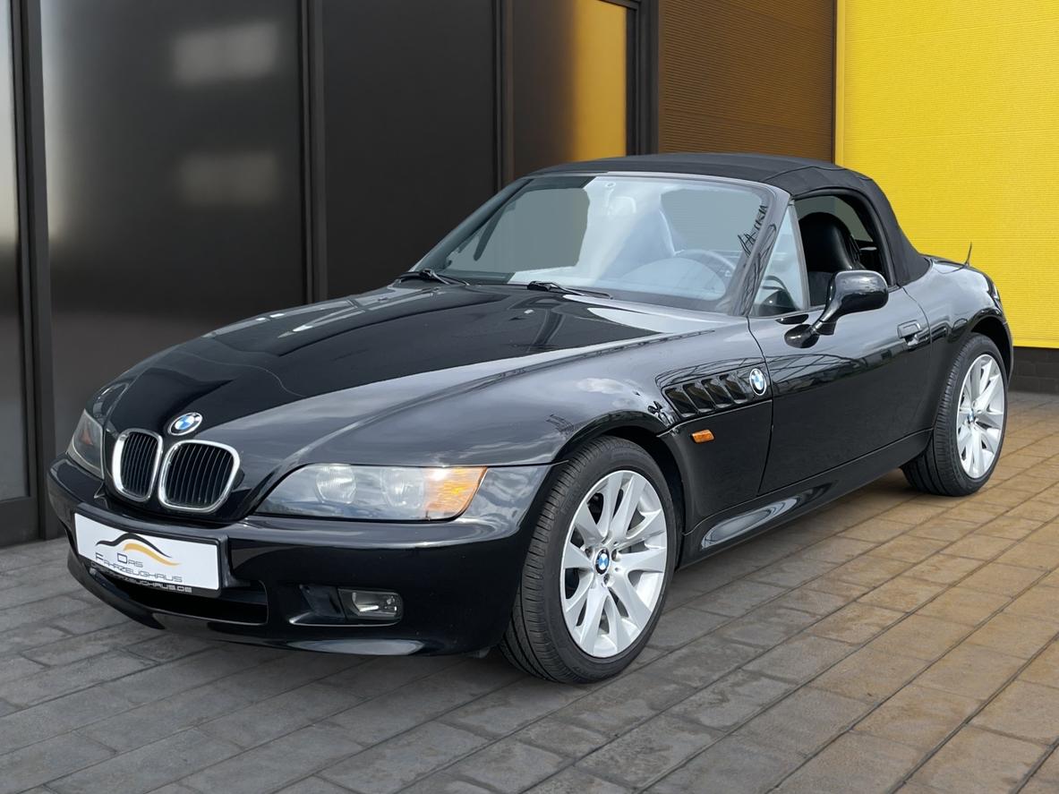 BMW Z31,8 i, schwarz, schwarz , schwarz ever classic