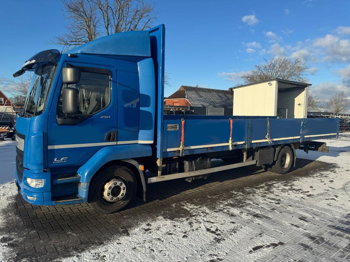 DAF LF 25 FA 16T. Fernverkehr Schlafkabine+2*AHK+8MeterPritsche