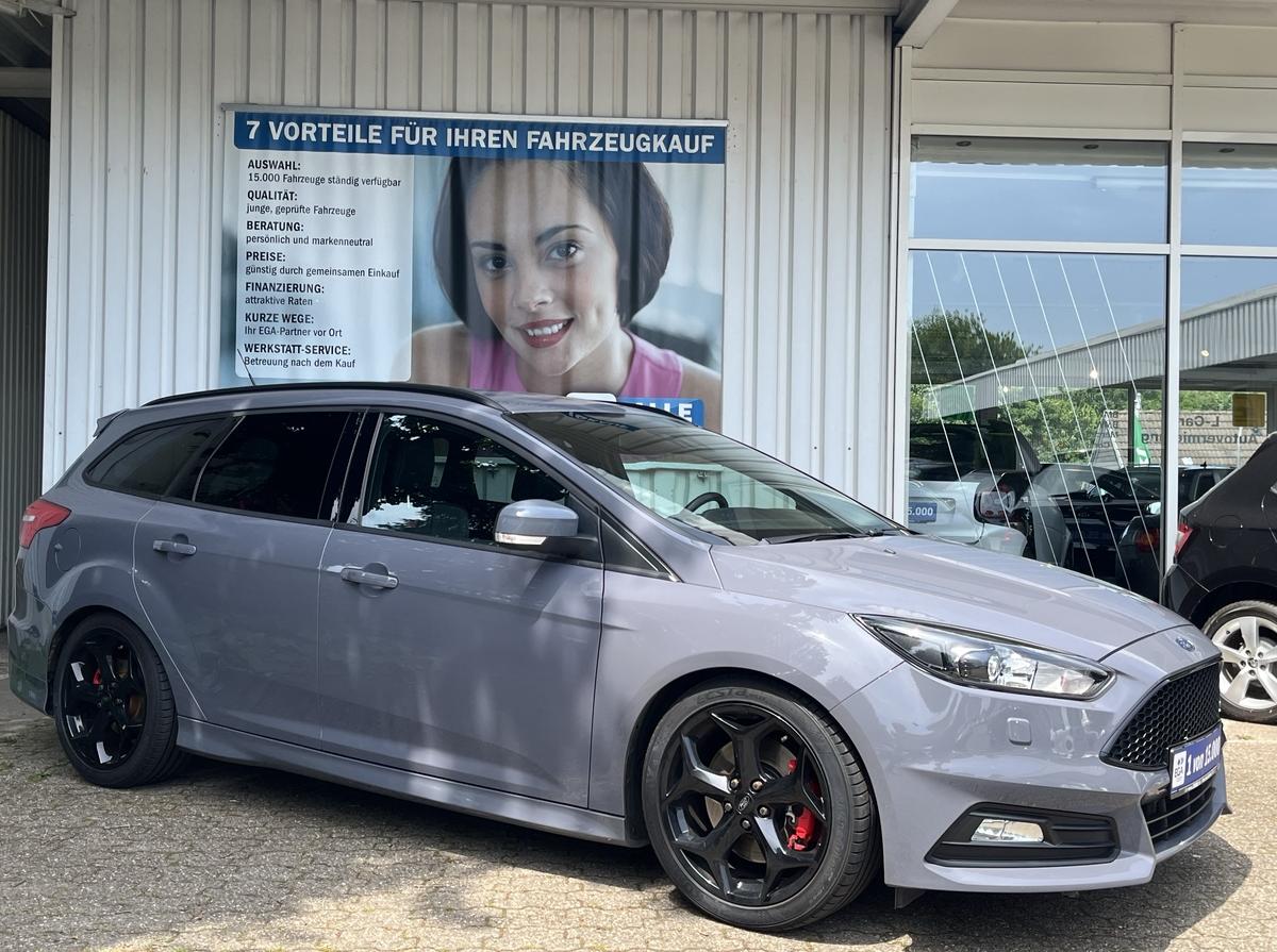 Ford Focus ST 2.0 ECO LEDER  PDC KLIMA ALU NAVI DAB RECARO 