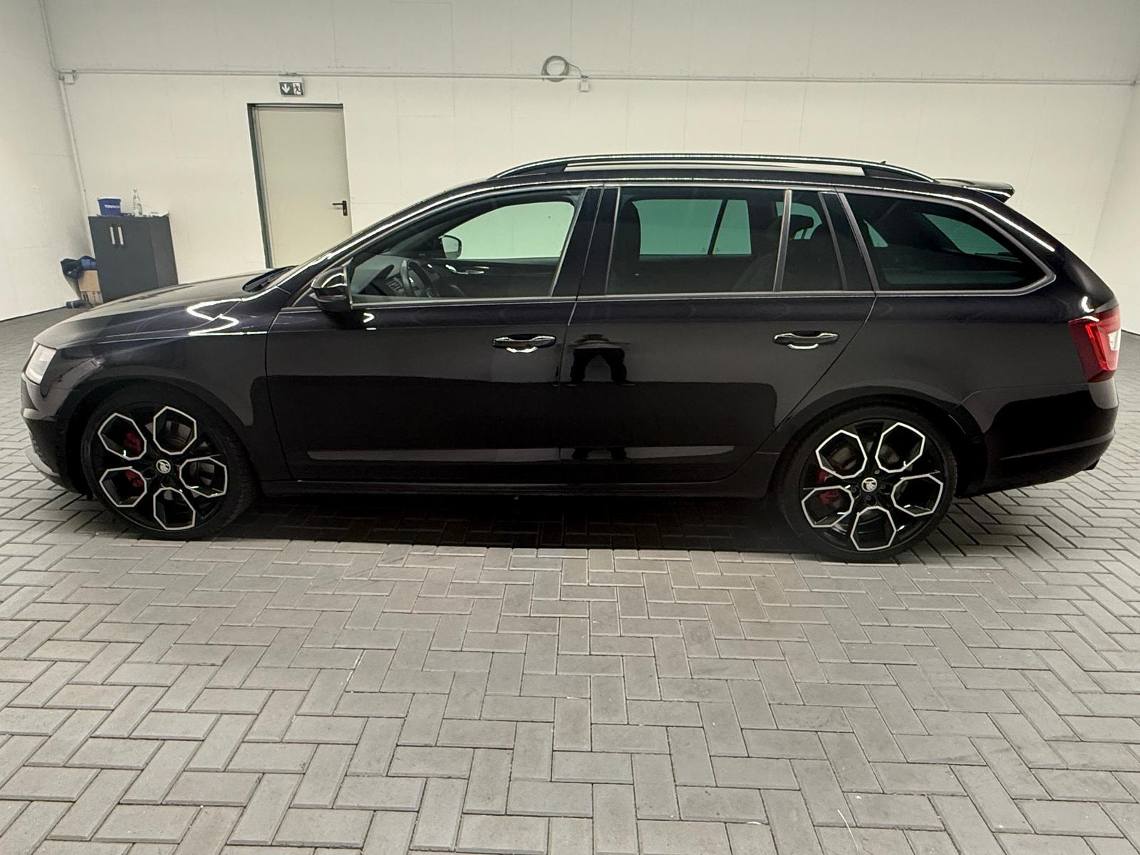 Skoda Octavia RS LED/Navi/Canton/Stdhzg/AHK/Kam/19-LM