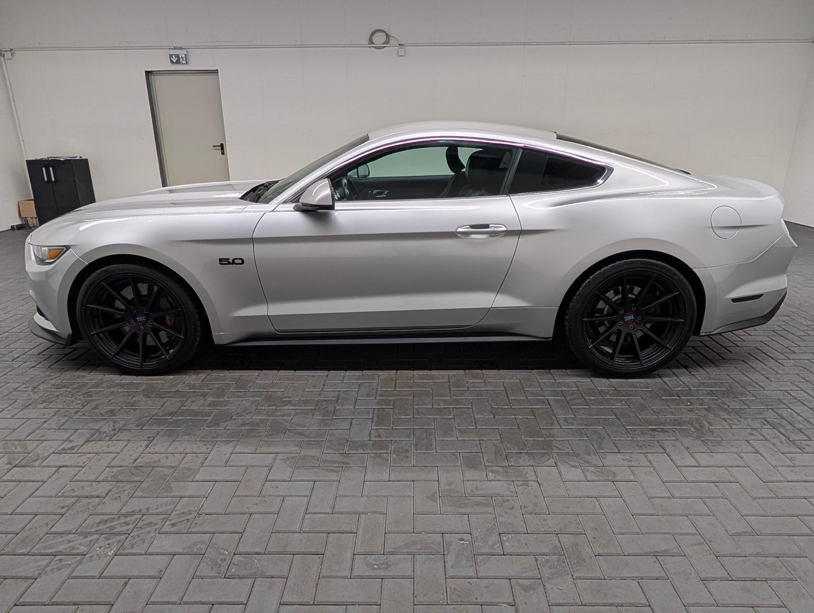 Ford Mustang V8 GT Xenon/Navi/Kamera/Leder/SHZ